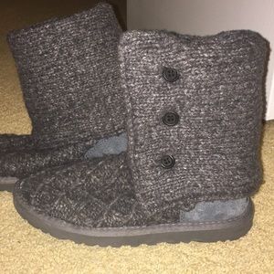 Grey knit Ugg boots